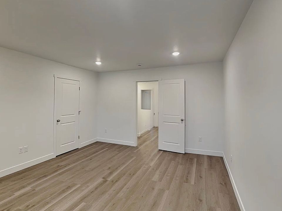 1st image of 8632 47th Pl NE