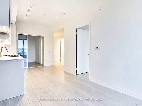 4th image of 950 Portage Pkwy #2615
