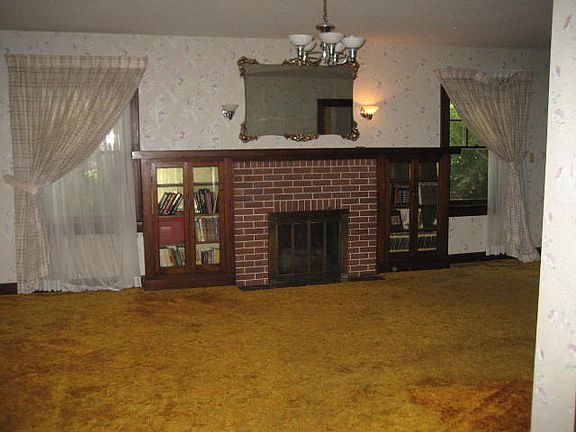 3rd image of 240 S Cedar Ave