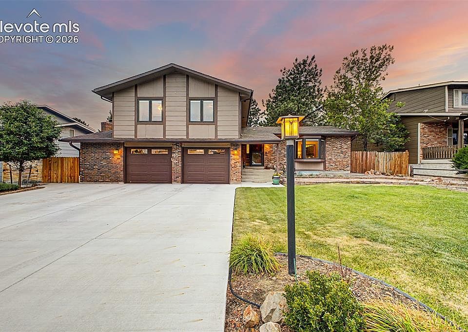 1st image of 425 Grey Eagle Dr