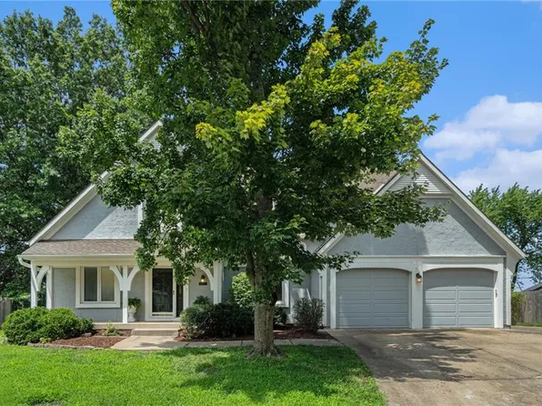 15862 W 143rd Ter, Olathe, KS 66062