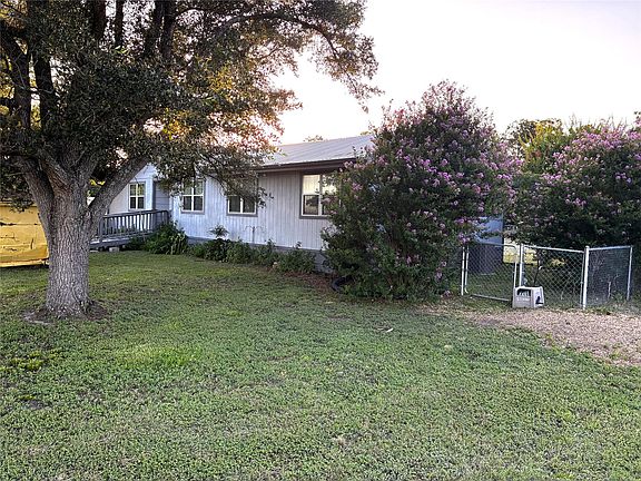 2nd image of 705 E Umlang St