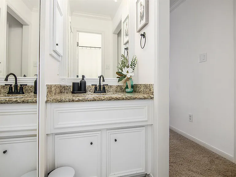 2139 Gillette St — Photo 15