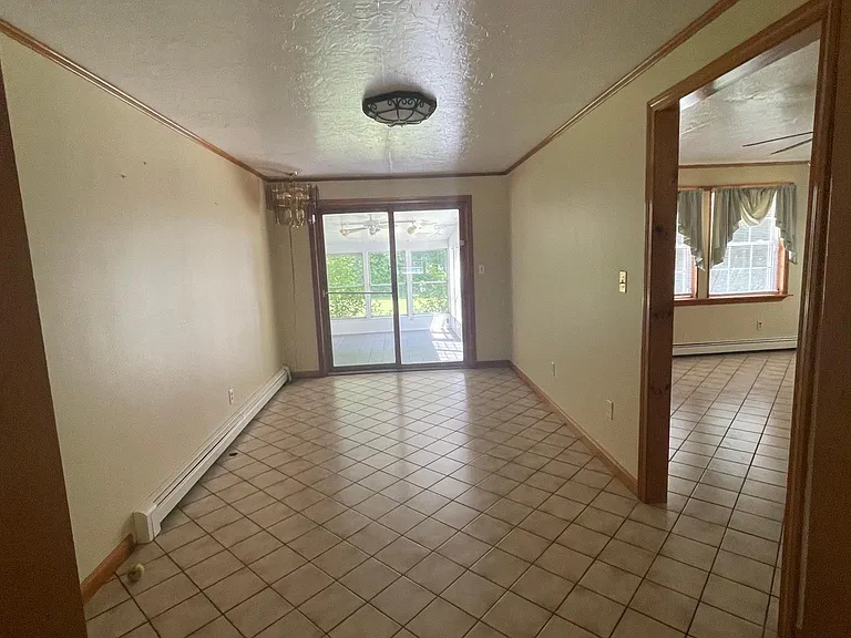 12 Park Ln — Photo 10