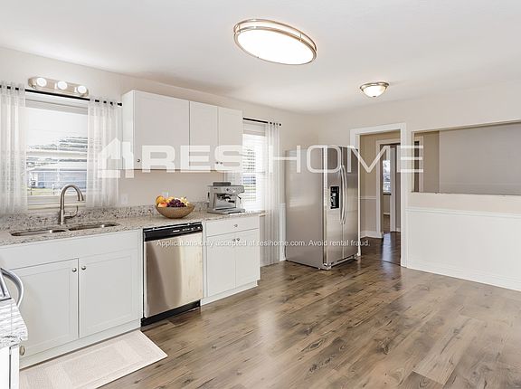 4th image of 1624 Dolphin Dr