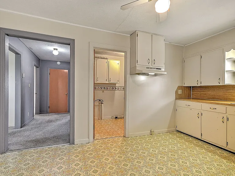2207 Buckingham Rd — Photo 8