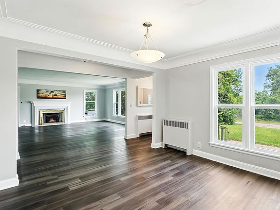 4th image of 770 Viking Dr E