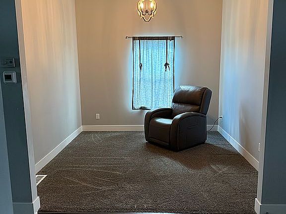 Dining room or office space