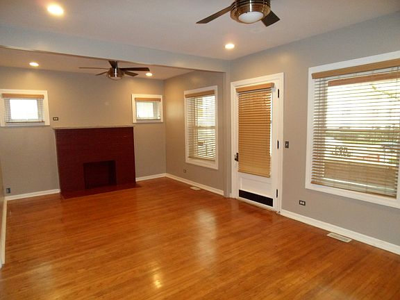 3rd image of 1634 W Farwell Ave #1