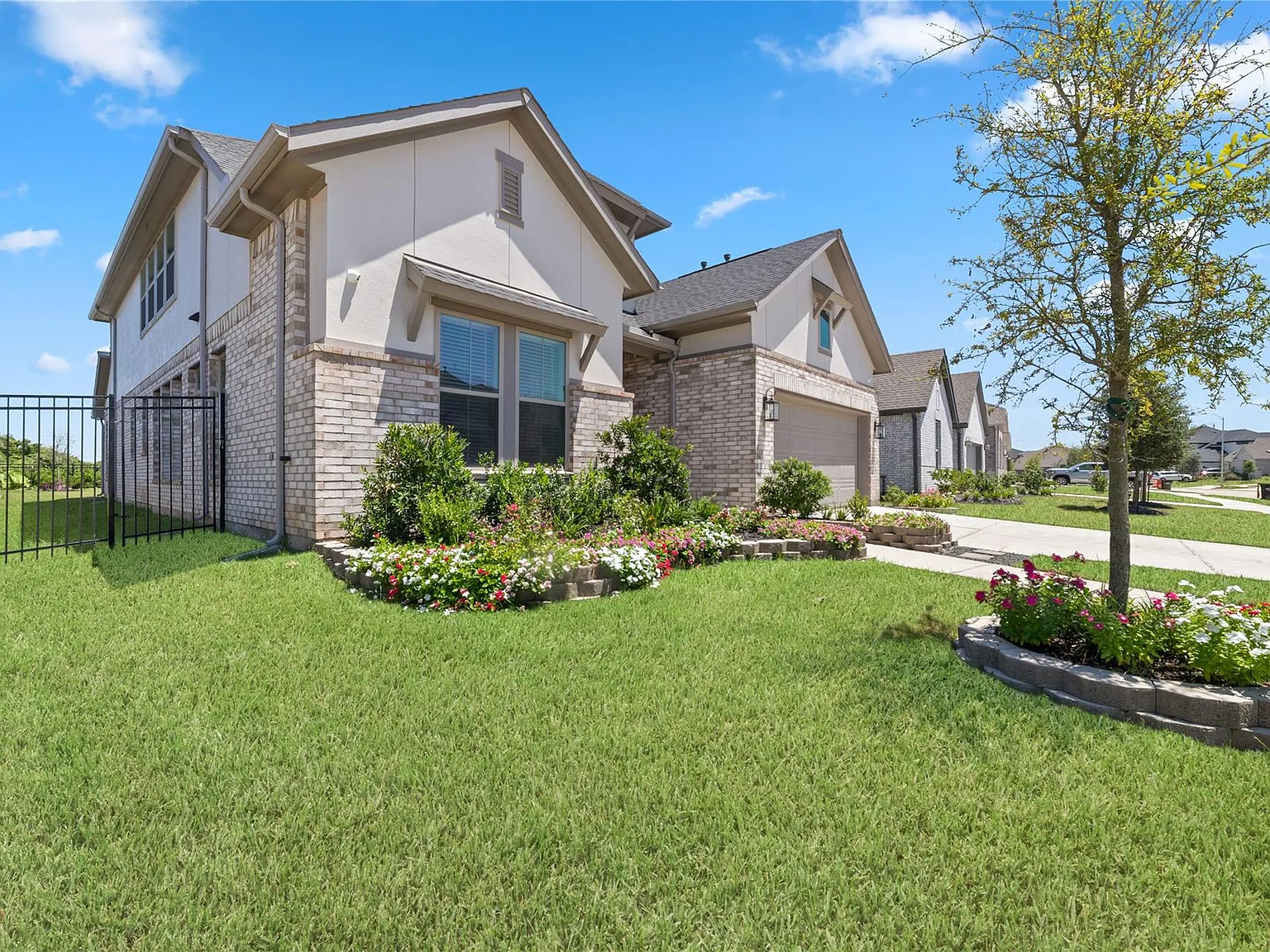 4 bed, 3.5 bath, 3031 sqft, $3,900 — Photo 2