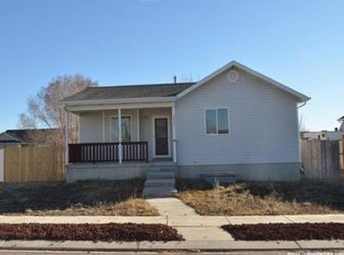 2032 E Weeping Willow Way, Eagle Mountain, UT 84005