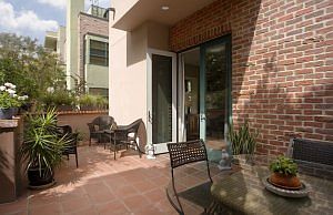 4th image of 2323 S Beverly Glen Blvd Unit 7