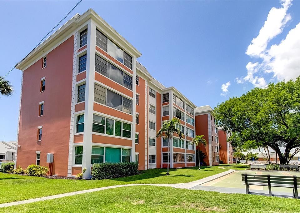 1st image of 6960 20TH AVENUE N #404