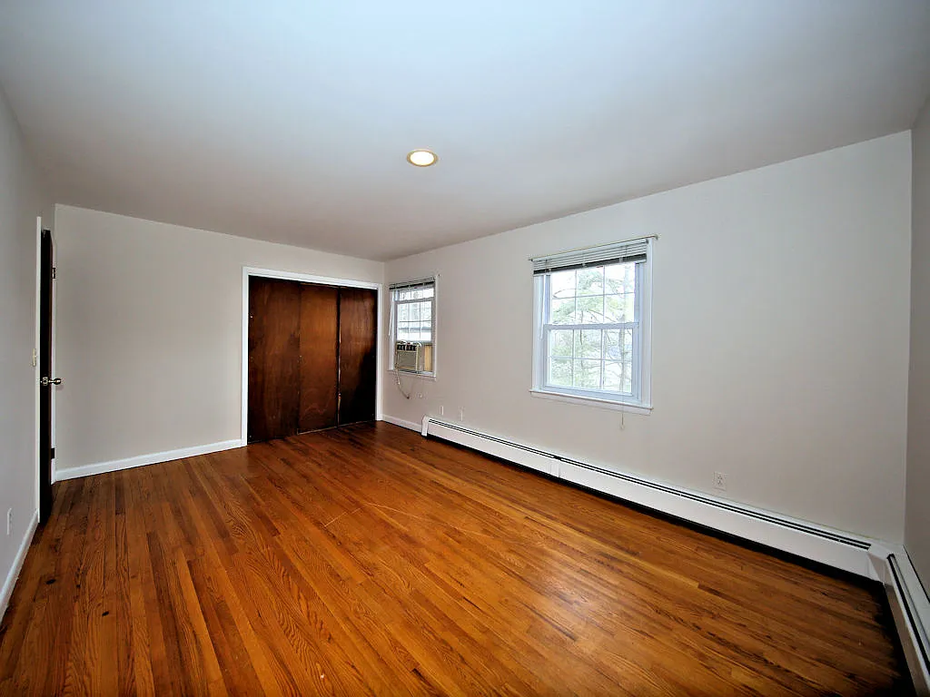 Apartment for Rent — Photo 3