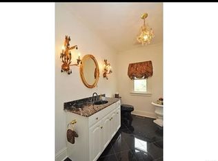 5530 Main St, Trumbull, CT 06611