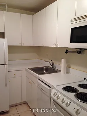 Rented by Town Residential | media 9