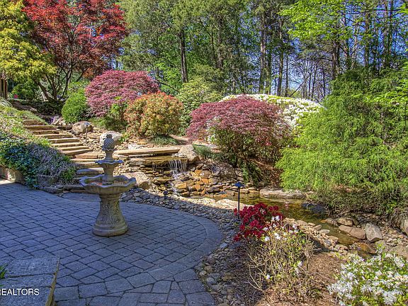 5th image of 558 Stone Vista Ln