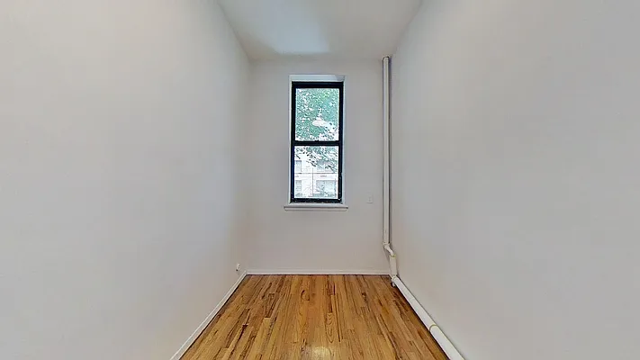 Rented by Bond New York | media 33