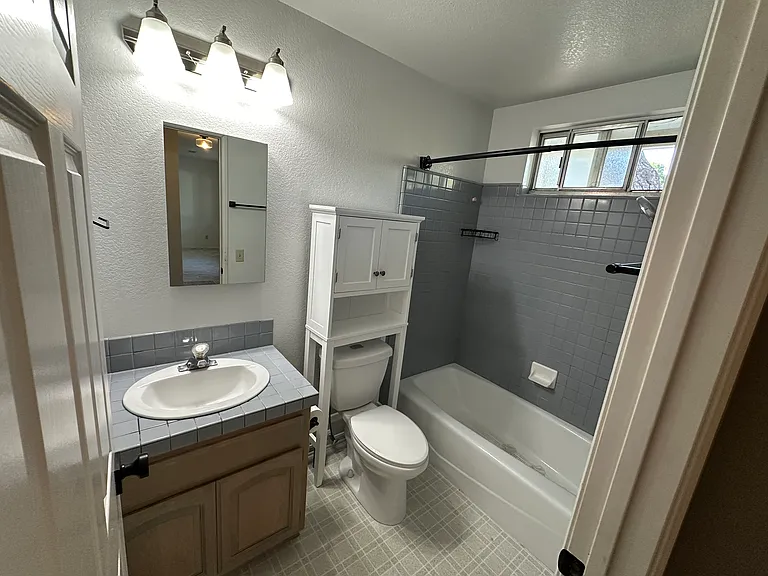 5856 La Cumbre Rd #B — Photo 15