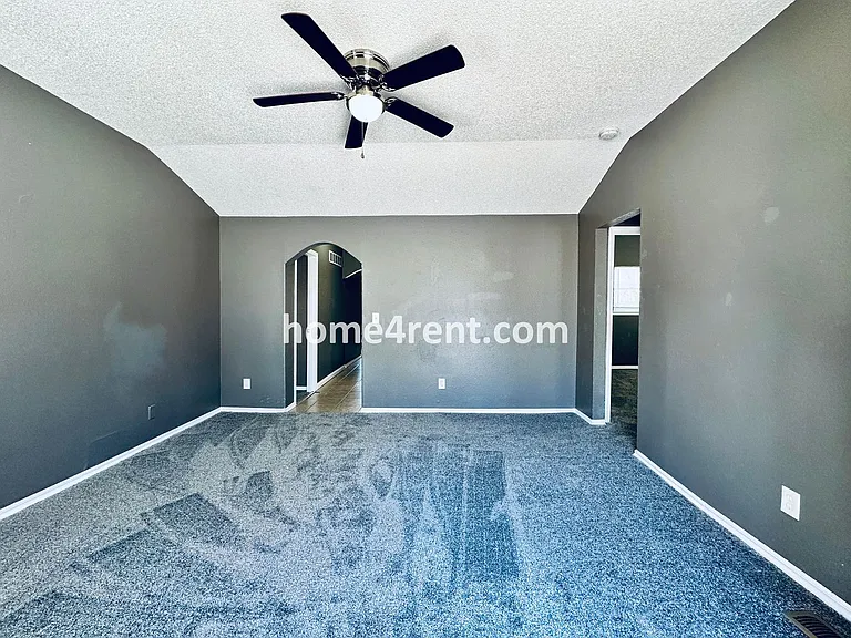 220 N Walnut St — Photo 6
