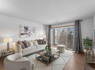 2231 Penn Pl APT 208, North Saint Paul, MN 55109