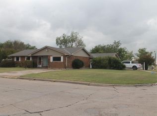 701 SE Sullivan Dr, Lawton, OK 73501