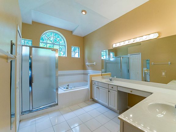 4th image of 7741 Bardmoor Hill Cir