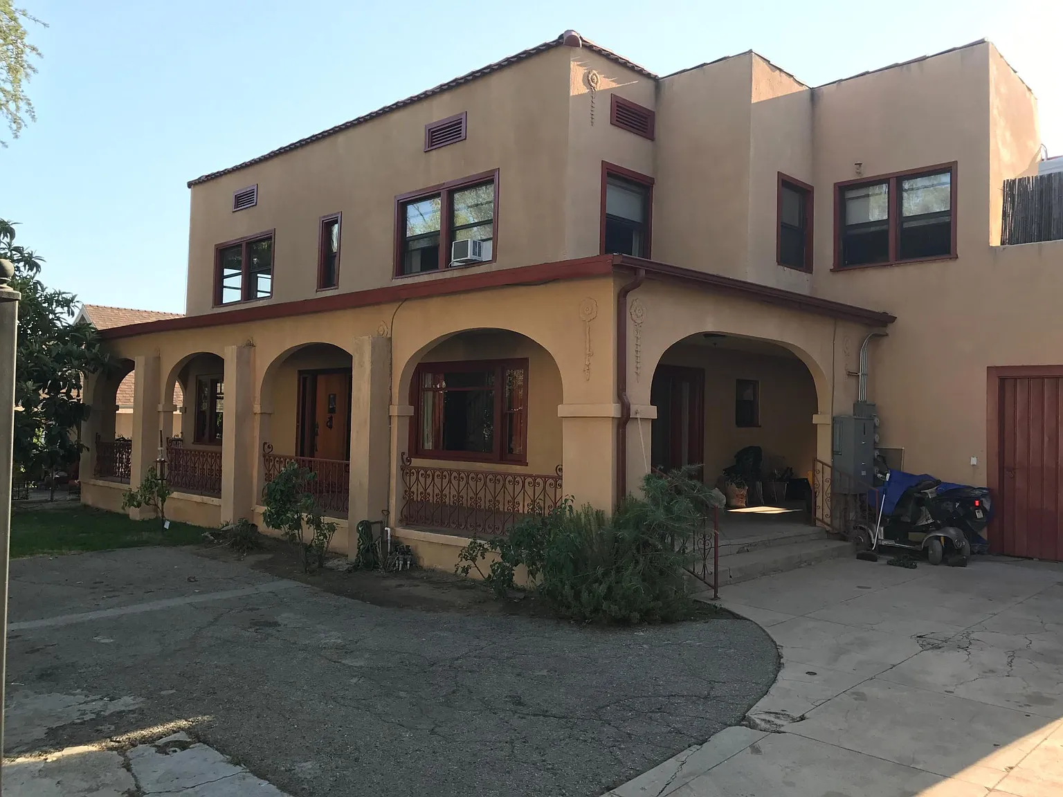 3 bed, 1900 sqft, $3,200 — Photo 2