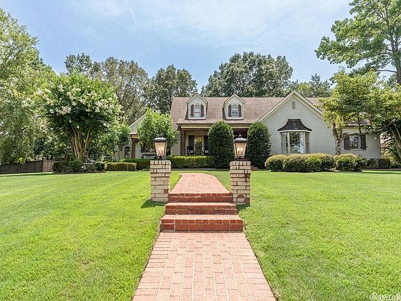 3rd image of 713 River Oaks Blvd