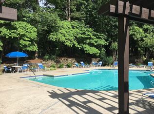 409 River Run Dr, Sandy Springs, GA 30350