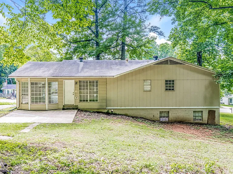 5839 Brenda Dr — Photo 17