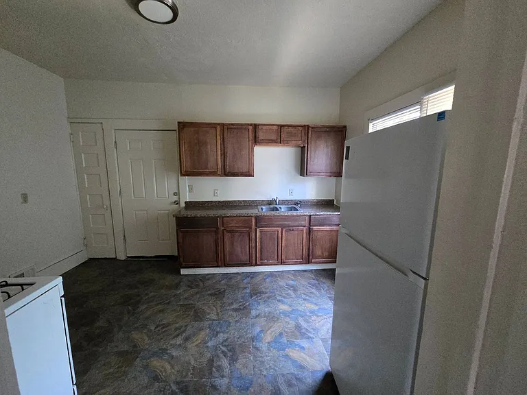10808 St Clair Ave, Cleveland, OH 44108 — Photo 12