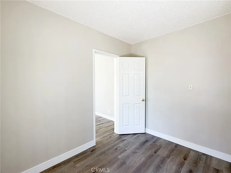 320 E Marshall St #A — Photo 8