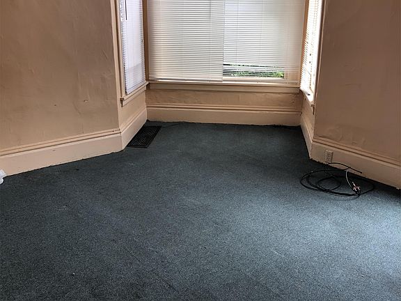 2nd image of 460 W Clay Ave APT A