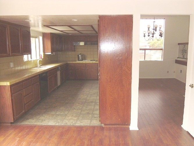 2nd image of 1901 Eleanor Pl