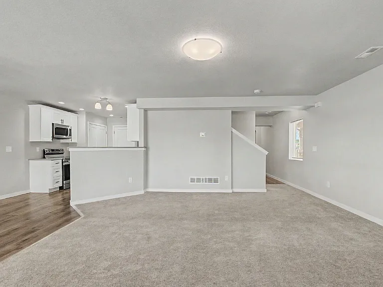 4209 Date St — Photo 13