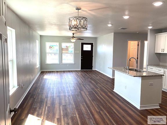 4th image of 910 Dolores St