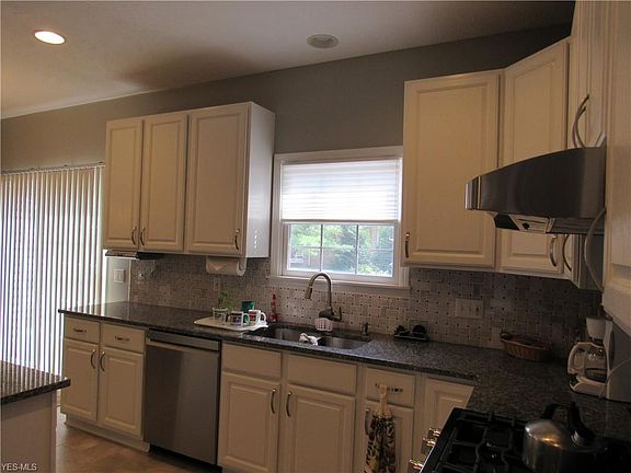 5th image of 21013 Westminster Dr