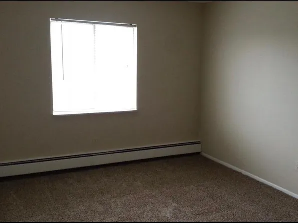 315 Solon Rd APT 406, Chagrin Falls, OH 44022