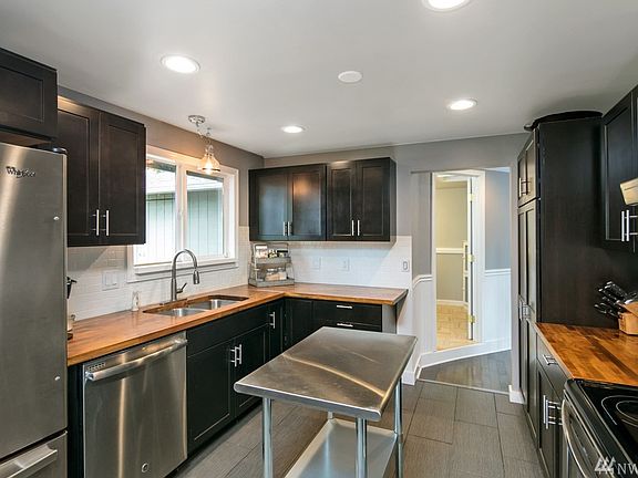 5th image of 20216 71st St E