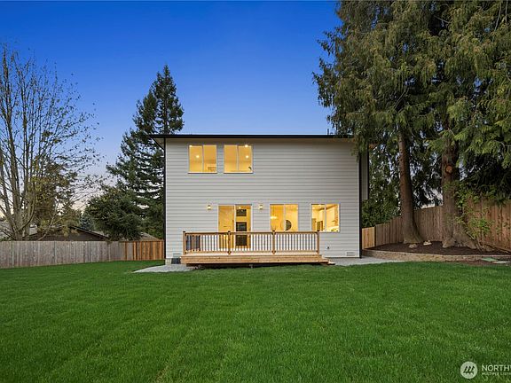 4th image of 10610 203rd Avenue E