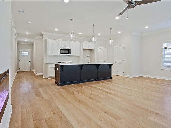 5th image of 541 Feldspar Way