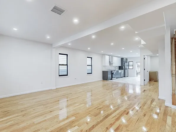 209-31 112th Ave, Queens Village, NY 11429