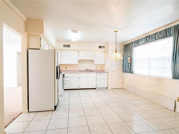 4th image of 1001 Glenwood Pl