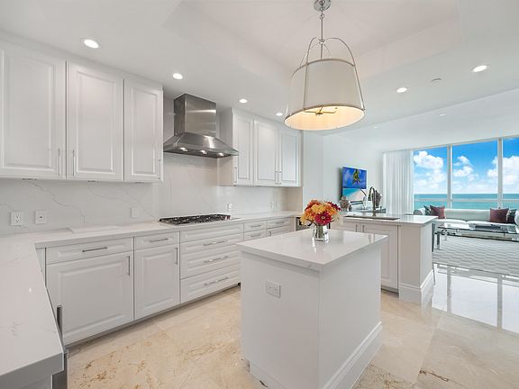 4th image of 10295 Collins Avenue #2203