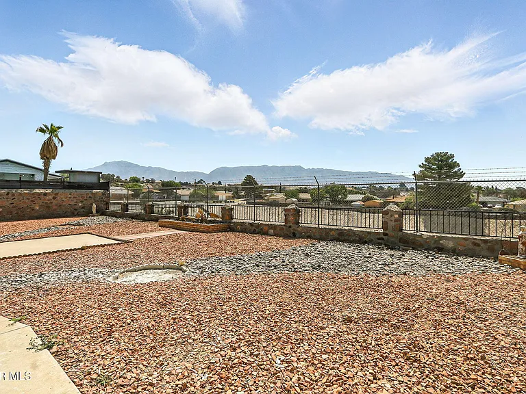 408 San Blas Dr — Photo 21