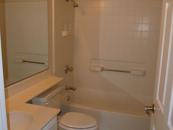 2nd image of 240 Natoma Station Dr APT 6