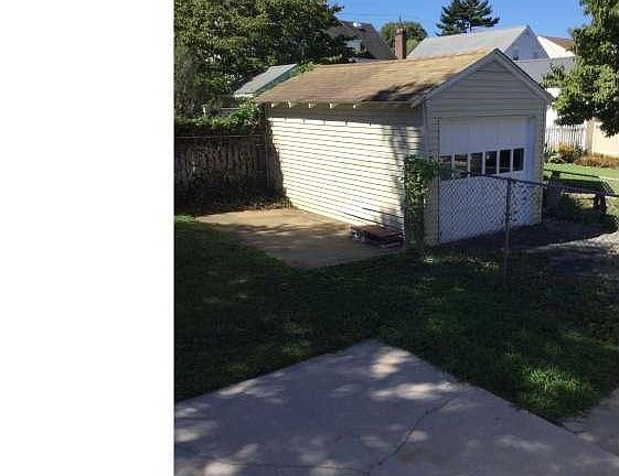 2nd image of 310 W Summit Ave