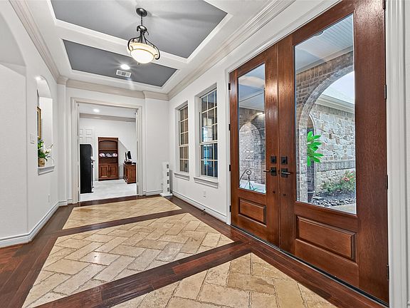 4th image of 4519 Oxbow Cir W