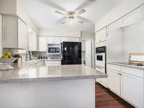 4th image of 902 Clover Ridge Ave